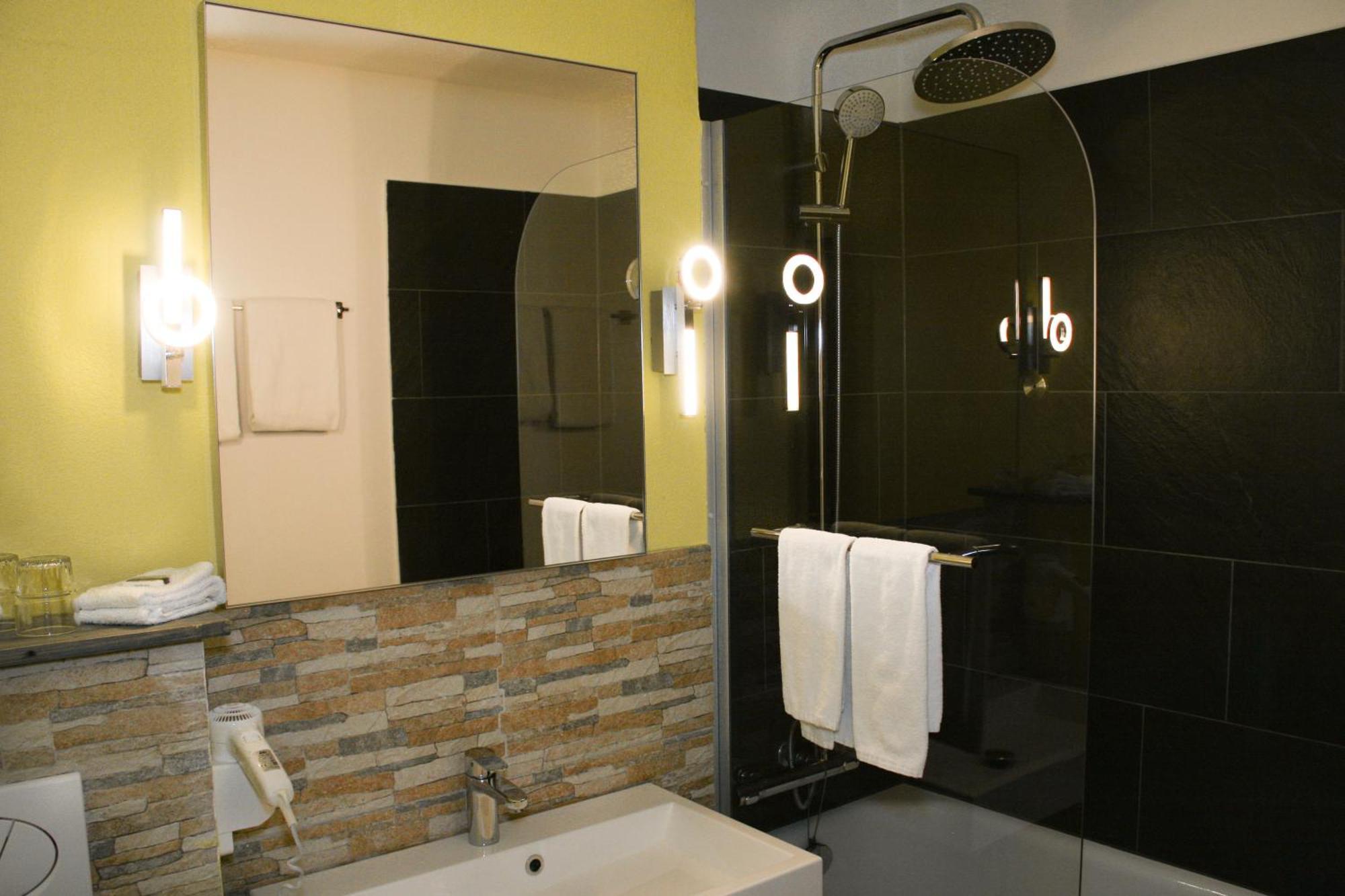 Hotel Solaria Bivio Bilik gambar