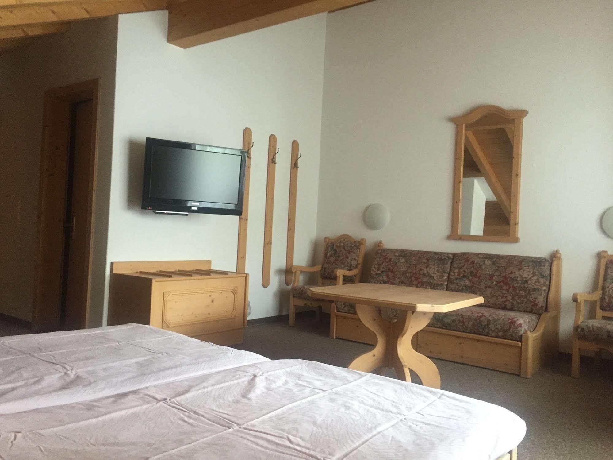 Hotel Solaria Bivio Luaran gambar